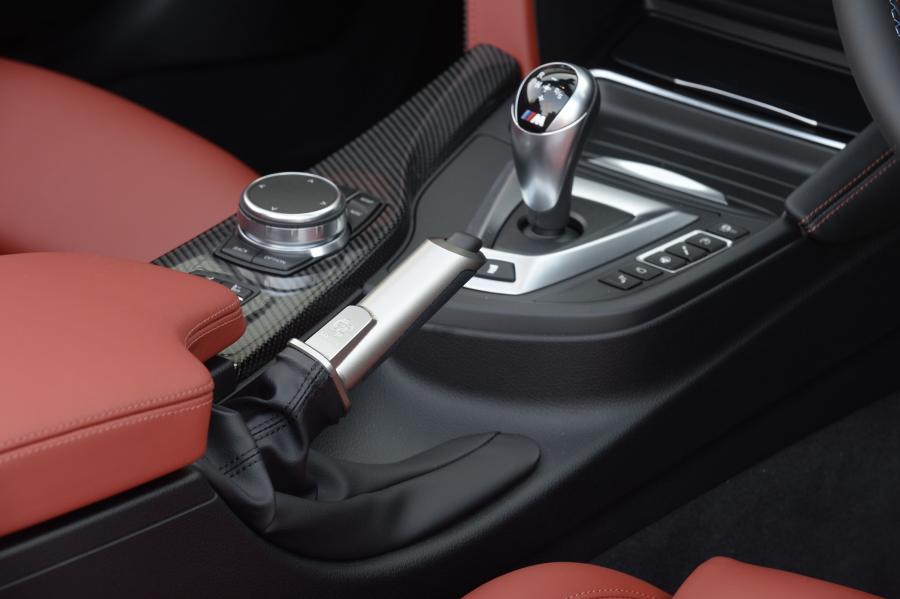 Детали интерьера BMW M4 Convertible by 3D Design (F83) 2019 года  (фото 6 из 13)